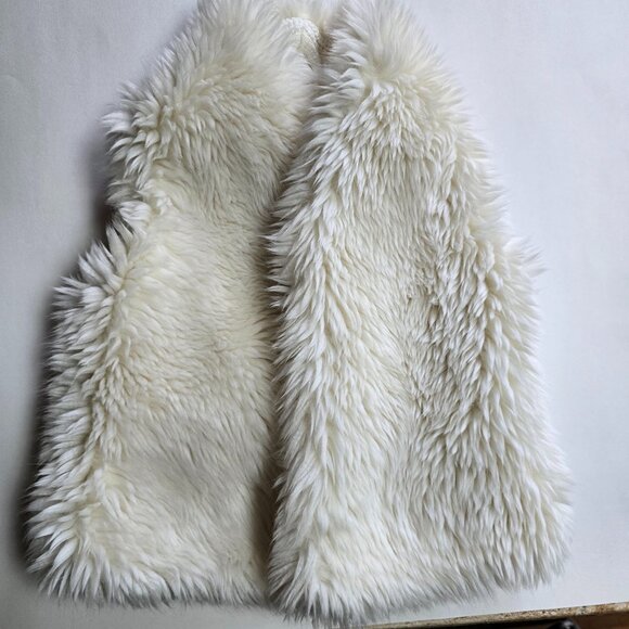 DKNY Girls Faux Fur Knitted Vest reversible - Picture 4 of 10